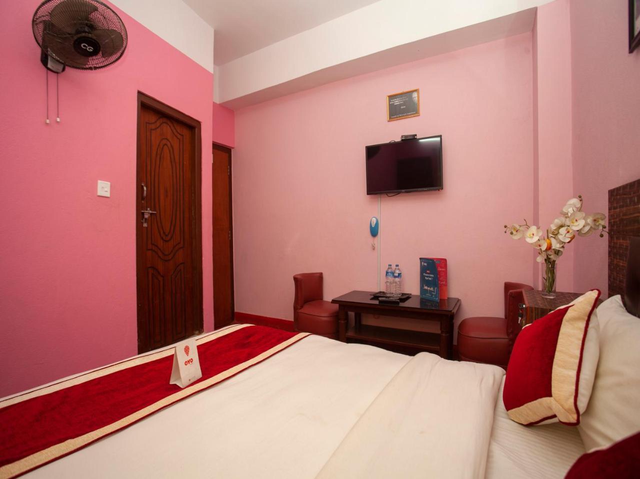 Oyo 195 Global Hotel And Resort Kathmandu Exterior photo